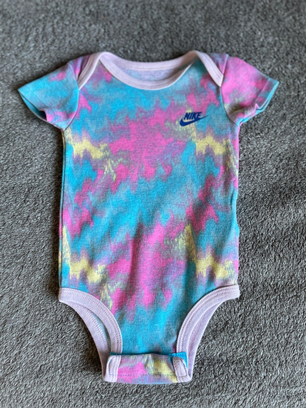 Nike Infant Girls "Digi Dye" Bodysuit Baltic Blue 6-12 Months